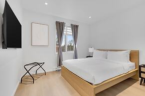 Le Victoria MidTown Montreal