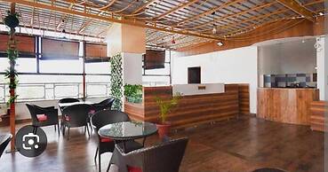 Hotel Yours Pacific