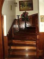Classic Guest Houss