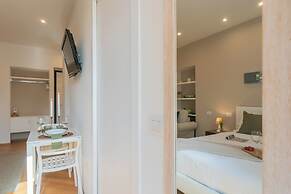 MT Studio by Rent All Como by Rent all Como