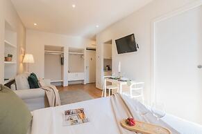 MT Studio by Rent All Como by Rent all Como