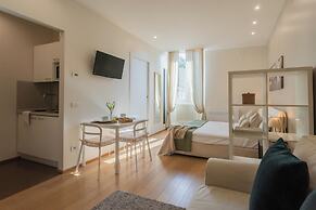 MT Studio by Rent All Como by Rent all Como