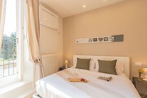 MT Studio by Rent All Como by Rent all Como