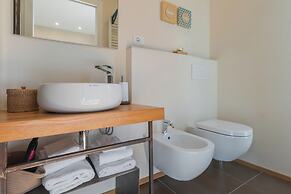 MT Studio by Rent All Como by Rent all Como