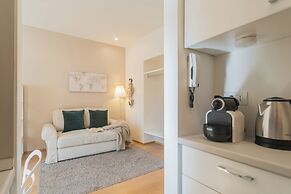 MT Studio by Rent All Como by Rent all Como