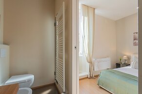 MT Studio by Rent All Como by Rent all Como