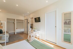 MT Studio by Rent All Como by Rent all Como