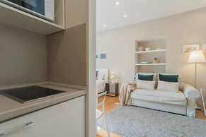 MT Studio by Rent All Como by Rent all Como