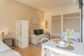 MT Studio by Rent All Como by Rent all Como