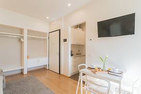 MT Studio by Rent All Como by Rent all Como