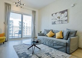Modern Yas Island Escape w Peaceful Canal Views