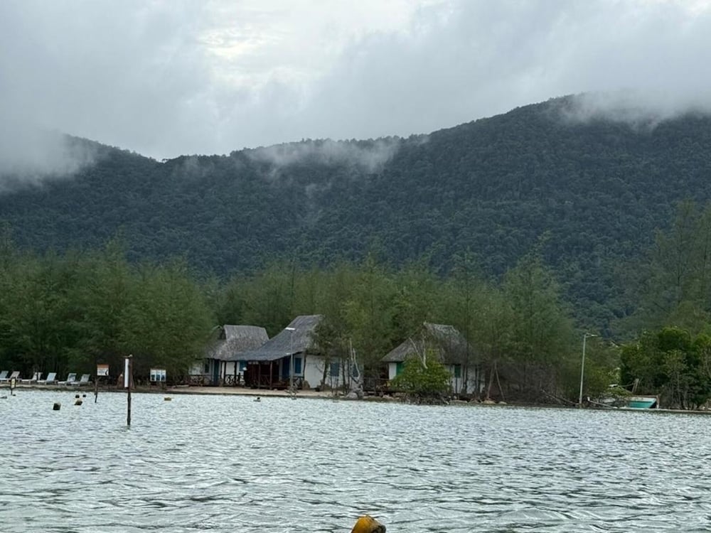 Emerald Lagoon Retreat Phu Quoc