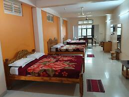 Sri Vinayaka Lodge