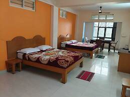 Sri Vinayaka Lodge