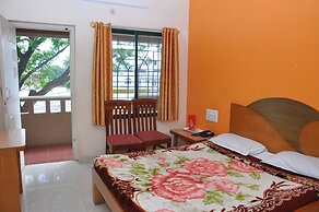 Sri Vinayaka Lodge