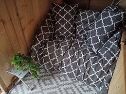 Llandovery - Cabin - Sleeps 2 - Parking - Garden