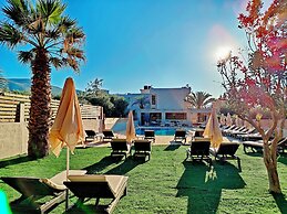 PEARL Hotel