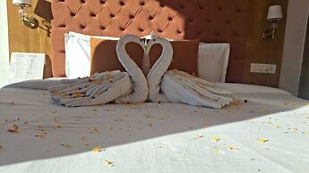 Everest Hotel Manali