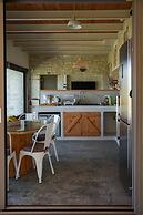 Oliva Emerald Eco - Secluded Off-grid Vineyard Villa