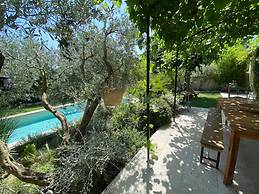 Charming Villa With AC in Alpilles