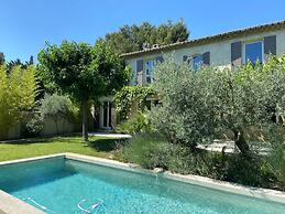 Charming Villa With AC in Alpilles