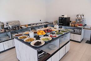 Laristone Suite Spa Hotel