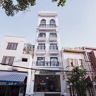The Eastern Hotel & Apartment