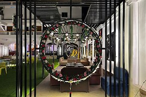 Hotel Seven Apple