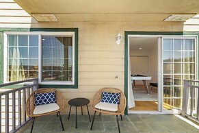 @ Marbella Lane - Vibrant 5BR Home in Daly City