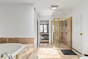 @ Marbella Lane - Vibrant 5BR Home in Daly City