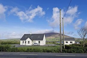 Villa Daffodil - Sleeps 2 & Stunning Seaside Views