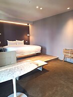 AKA Hotel