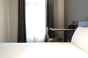 AKA Hotel