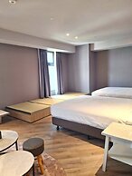 AKA Hotel
