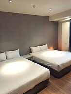 AKA Hotel