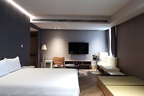 AKA Hotel