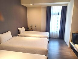 AKA Hotel