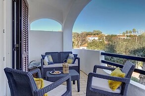 Carvoeiro Pool House by Vacationy