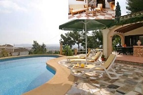 Bonestar in Javea With 5 Bedrooms and 2 Bathrooms