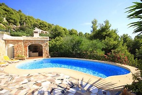Bonestar in Javea With 5 Bedrooms and 2 Bathrooms