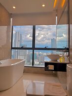 Dorsett Residence by crystal