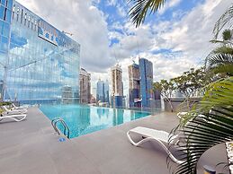 Dorsett Residence by crystal
