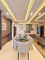 Dorsett Residence by crystal