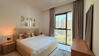 Dancenter Luxury 2 BR at Creek Side