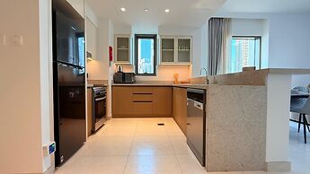 Dancenter Luxury 2 BR at Creek Side