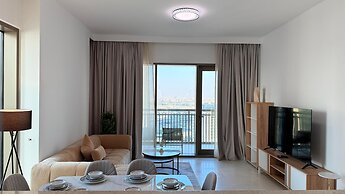 Dancenter Luxury 2 BR at Creek Side