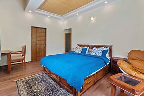 Himvan by Akama Homes