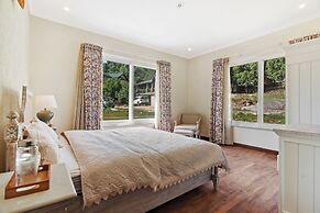 Himvan by Akama Homes