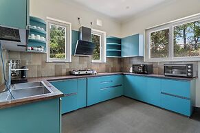 Himvan by Akama Homes