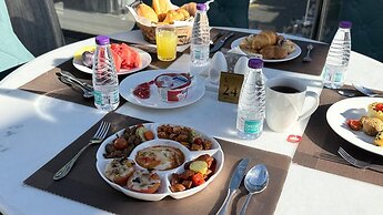 Le Reve Hotel